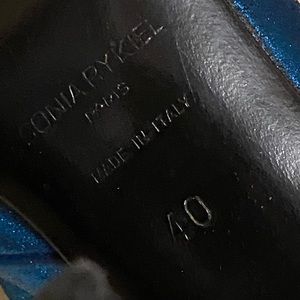 Genuine leather Nike heels in rocket blue